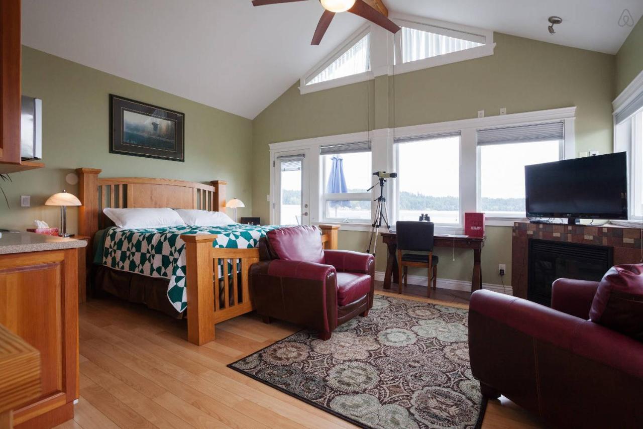Birds Of A Feather Victoria Oceanfront Studio Suites Colwood Buitenkant foto
