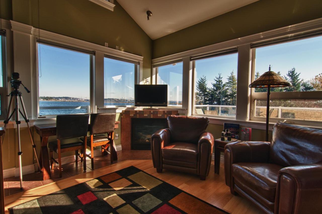 Birds Of A Feather Victoria Oceanfront Studio Suites Colwood Buitenkant foto