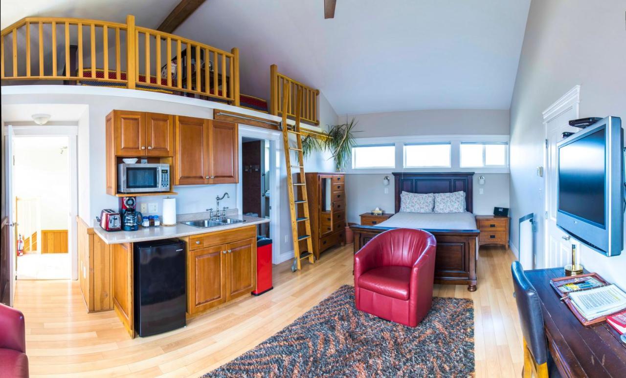 Birds Of A Feather Victoria Oceanfront Studio Suites Colwood Buitenkant foto