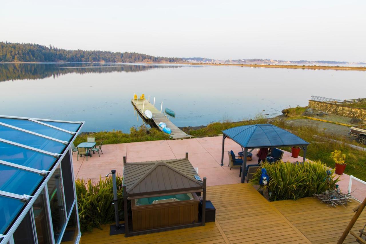 Birds Of A Feather Victoria Oceanfront Studio Suites Colwood Buitenkant foto