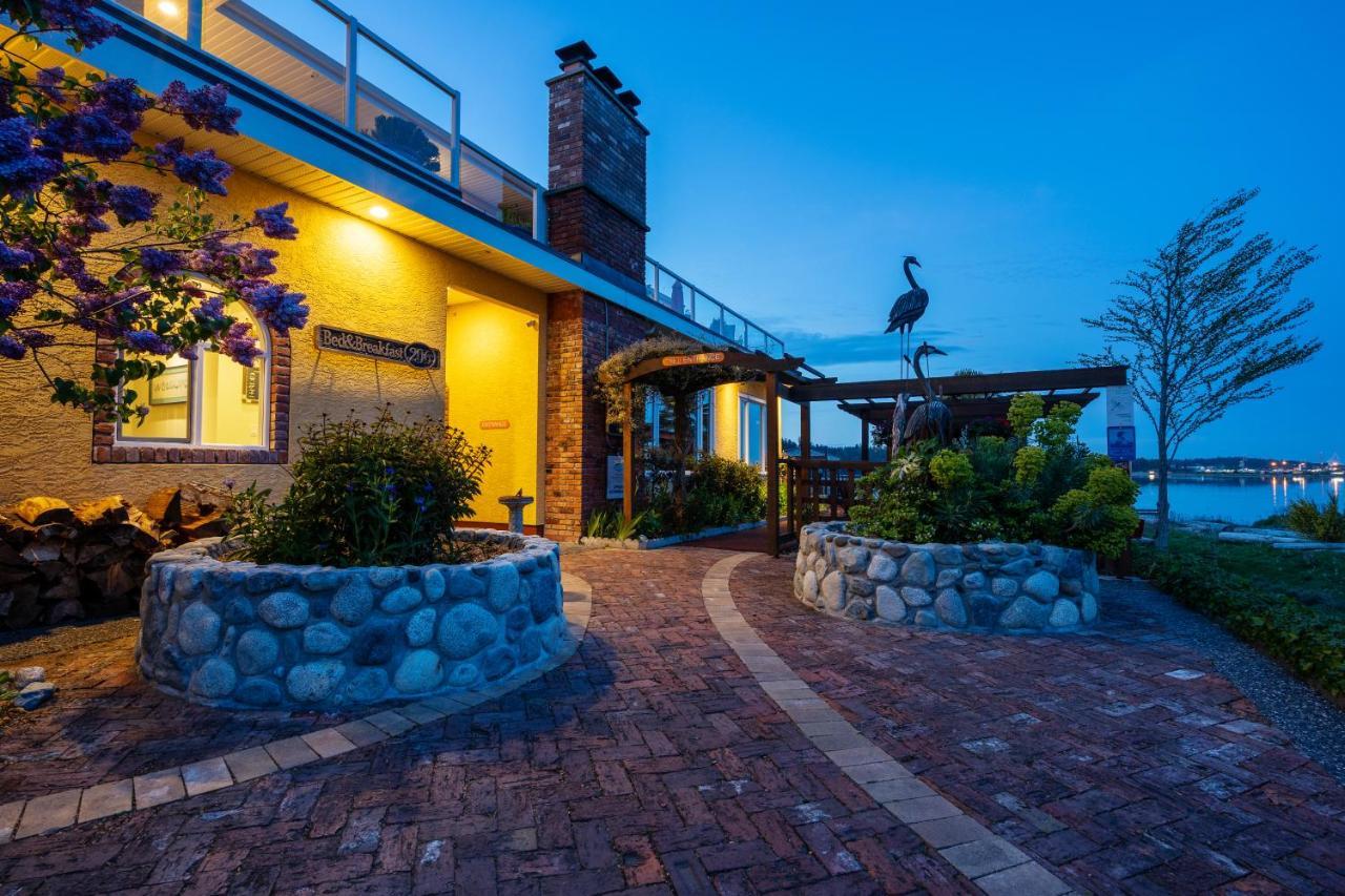 Birds Of A Feather Victoria Oceanfront Studio Suites Colwood Buitenkant foto