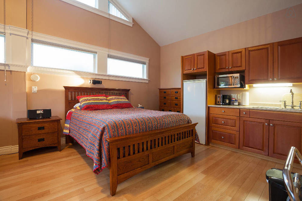 Birds Of A Feather Victoria Oceanfront Studio Suites Colwood Buitenkant foto