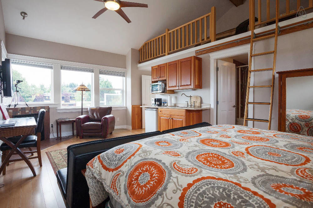 Birds Of A Feather Victoria Oceanfront Studio Suites Colwood Buitenkant foto