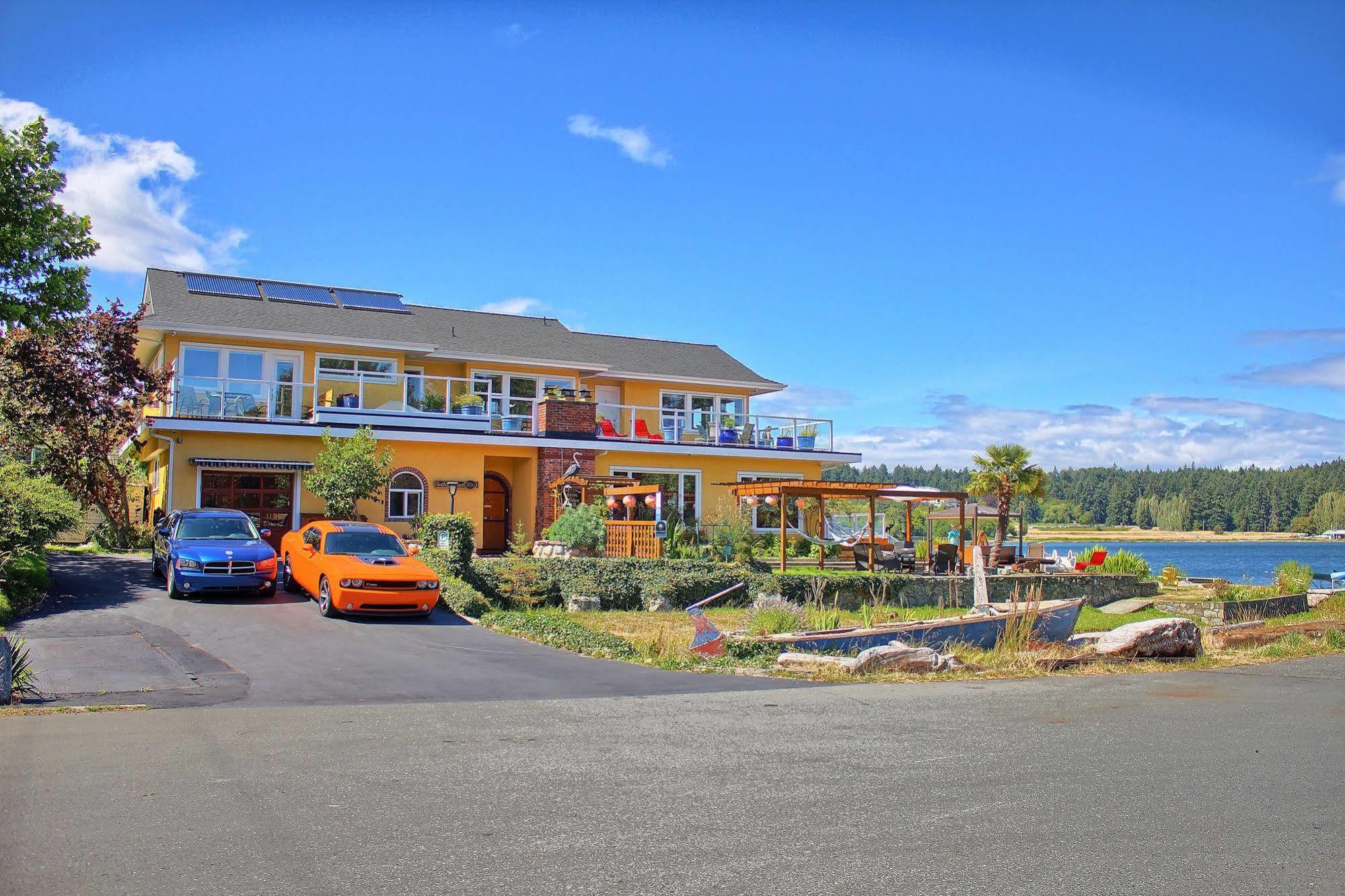Birds Of A Feather Victoria Oceanfront Studio Suites Colwood Buitenkant foto