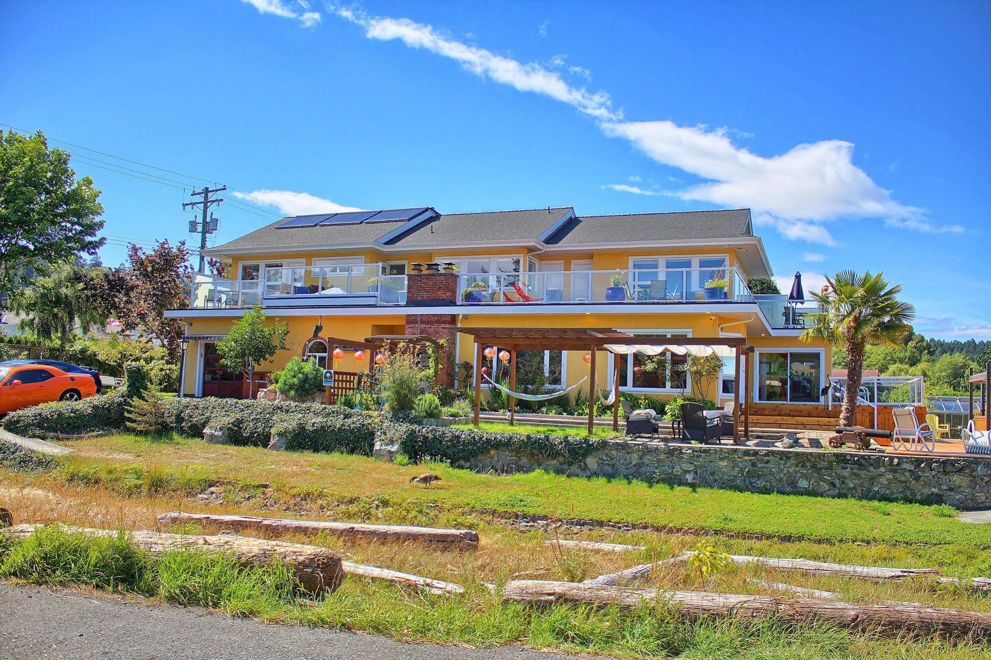 Birds Of A Feather Victoria Oceanfront Studio Suites Colwood Buitenkant foto