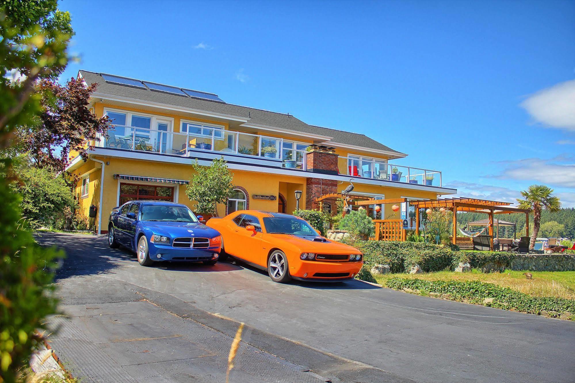 Birds Of A Feather Victoria Oceanfront Studio Suites Colwood Buitenkant foto
